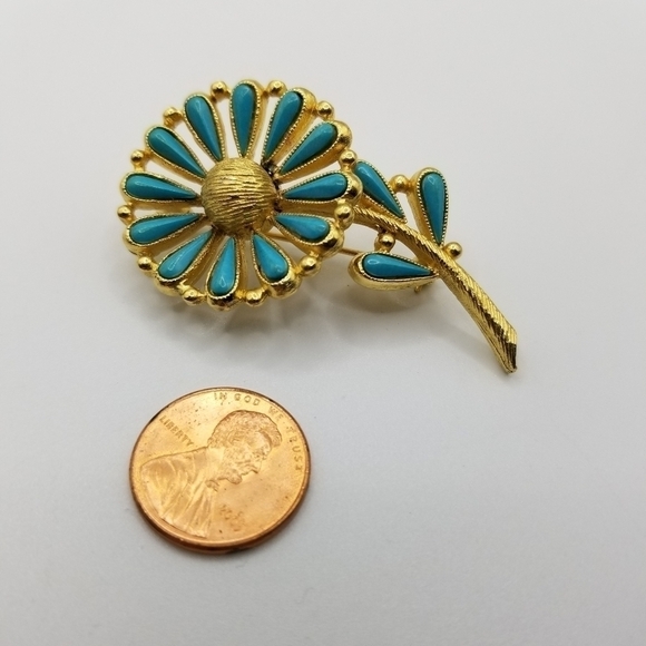 Vintage BSK Turquoise Gold Tone Flower Daisy Costume Jewelry Pin Brooch Signed - Picture 2 of 10